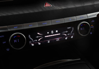 Подержанный автомобиль Genesis G80 2021 года (17 фото)