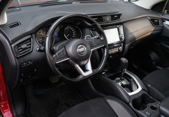 Подержанный автомобиль Nissan Qashqai 2020 года (10 фото)