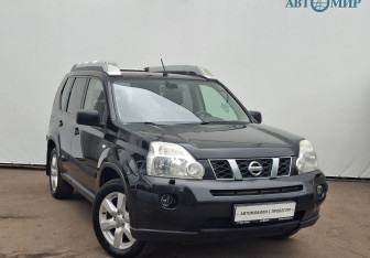 Подержанный автомобиль Nissan X-Trail 2010 года (3 фото)