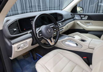 Подержанный автомобиль Mercedes-Benz GLE 2020 года (16 фото)