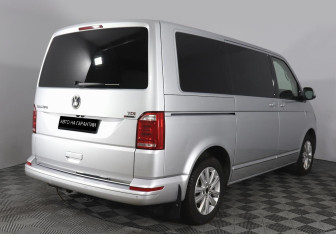 Подержанный автомобиль Volkswagen Multivan 2016 года (3 фото)