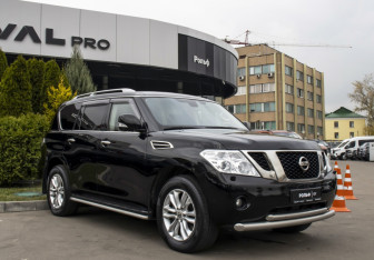 Подержанный автомобиль Nissan Patrol 2013 года (3 фото)