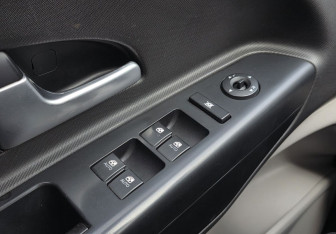 Подержанный автомобиль Kia Ceed Hatchback 2009 года (14 фото)