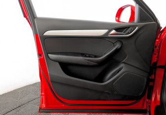 Подержанный автомобиль Audi Q3 2015 года (19 фото)