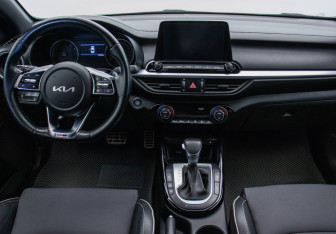 Подержанный автомобиль Kia Cerato Sedan 2021 года (13 фото)