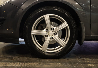 Подержанный автомобиль Opel Astra Sedan 2009 года (19 фото)