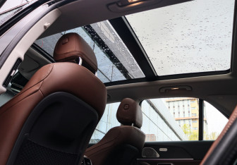 Подержанный автомобиль Mercedes-Benz GLE 2025 года (19 фото)