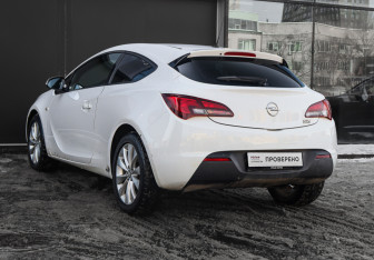 Подержанный автомобиль Opel Astra Hatchback 2014 года (6 фото)