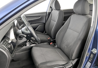 Подержанный автомобиль Kia Rio Hatchback 2021 года (20 фото)