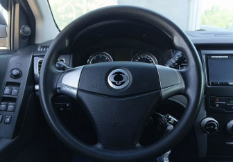 Подержанный автомобиль SsangYong Actyon 2012 года (14 фото)