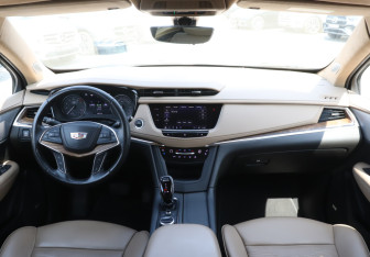 Подержанный автомобиль Cadillac XT5 2021 года (12 фото)
