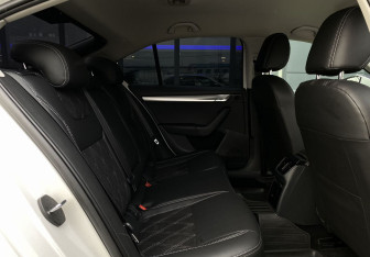 Подержанный автомобиль Skoda Octavia Liftback 2013 года (20 фото)