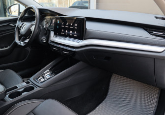 Подержанный автомобиль Skoda Octavia Liftback 2023 года (10 фото)
