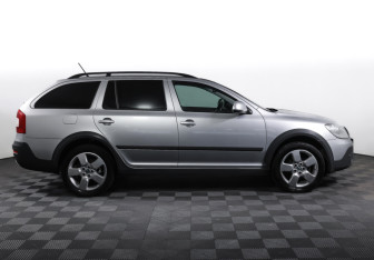 Подержанный автомобиль Skoda Octavia Wagon 2012 года (4 фото)