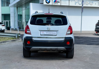 Подержанный автомобиль Opel Antara 2014 года (6 фото)