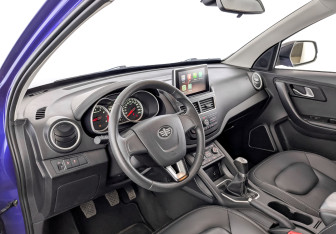 Подержанный автомобиль FAW Besturn X40 2021 года (16 фото)