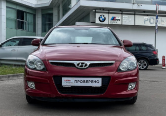 Подержанный автомобиль Hyundai i30 Hatchback 2009 года (2 фото)