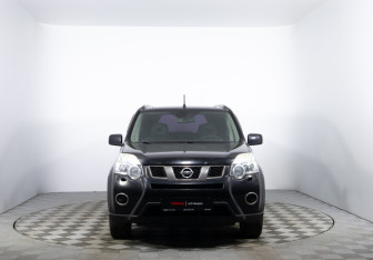 Подержанный автомобиль Nissan X-Trail 2012 года (2 фото)