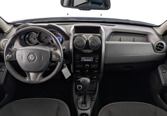 Подержанный автомобиль Renault Duster 2015 года (14 фото)