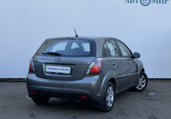 Подержанный автомобиль Kia Rio Hatchback 2011 года (5 фото)