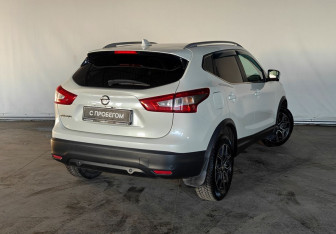 Подержанный автомобиль Nissan Qashqai 2017 года (6 фото)