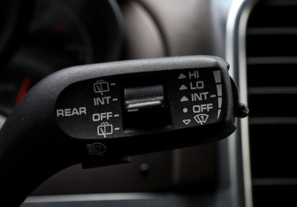 Подержанный автомобиль Porsche Cayenne 2012 года (18 фото)