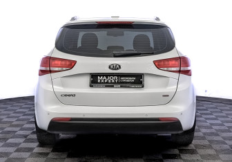 Подержанный автомобиль Kia Ceed Wagon 2018 года (6 фото)