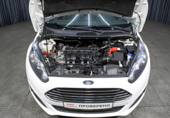Подержанный автомобиль Ford Fiesta Sedan 2016 года (8 фото)
