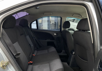 Подержанный автомобиль Ford Mondeo Sedan 2007 года (20 фото)