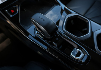 Подержанный автомобиль Geely Atlas 2024 года (22 фото)