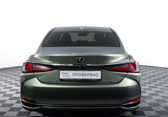 Подержанный автомобиль Lexus ES 2019 года (6 фото)