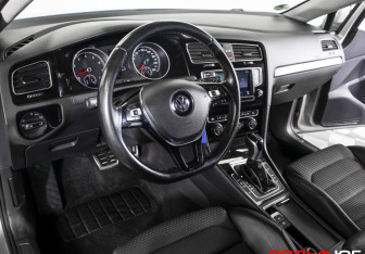 Подержанный автомобиль Volkswagen Golf Wagon 2016 года (9 фото)