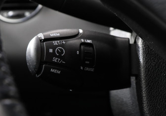 Подержанный автомобиль Peugeot 308 Hatchback 2011 года (9 фото)