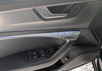 Подержанный автомобиль Audi A6 Sedan 2020 года (25 фото)