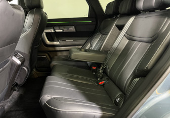 Подержанный автомобиль Jaecoo J7 2024 года (10 фото)