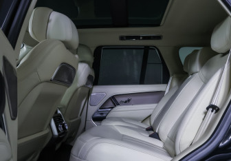 Подержанный автомобиль Land Rover Range Rover 2022 года (11 фото)