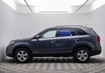 Подержанный автомобиль Kia Sorento 2014 года (8 фото)