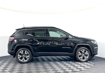 Подержанный автомобиль Jeep Compass 2020 года (4 фото)