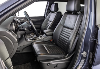 Подержанный автомобиль Jeep Grand Cherokee 2021 года (20 фото)