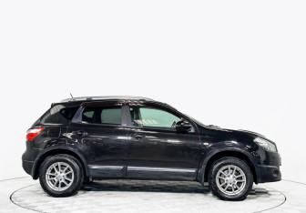Подержанный автомобиль Nissan Qashqai 2012 года (4 фото)