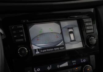 Подержанный автомобиль Nissan X-Trail 2019 года (15 фото)