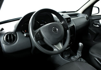 Подержанный автомобиль Nissan Terrano 2020 года (9 фото)