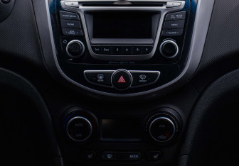 Подержанный автомобиль Hyundai Solaris Sedan 2015 года (14 фото)