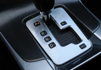 Подержанный автомобиль Volvo S60 2012 года (14 фото)
