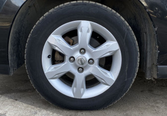 Подержанный автомобиль Nissan Almera Sedan 2015 года (9 фото)