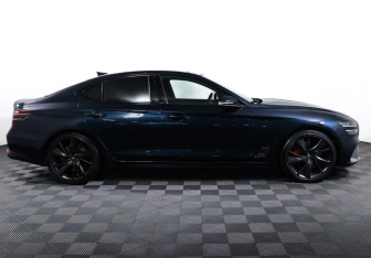 Подержанный автомобиль Genesis G70 2022 года (4 фото)