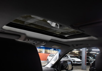 Подержанный автомобиль Cadillac Escalade Suv 2016 года (19 фото)