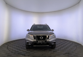 Подержанный автомобиль Nissan Terrano 2017 года (2 фото)