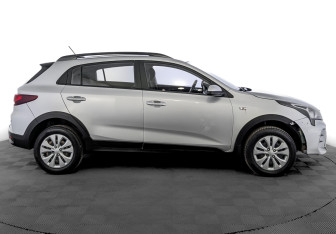 Подержанный автомобиль Kia Rio Hatchback 2021 года (4 фото)