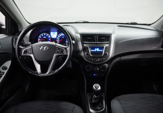 Подержанный автомобиль Hyundai Solaris Sedan 2014 года (13 фото)